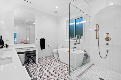 9075 164 Street, Surrey, BC 