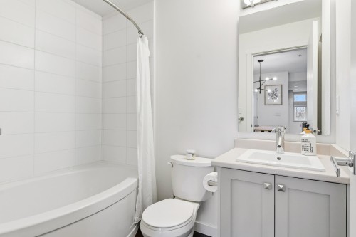 116-2238 Whatcom Road, Abbotsford, BC 