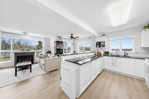 305-6390 196 Street  Langley, BC V2Y 1J2