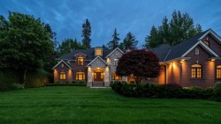 13560 27 Avenue  Surrey, BC V4P 1Z4