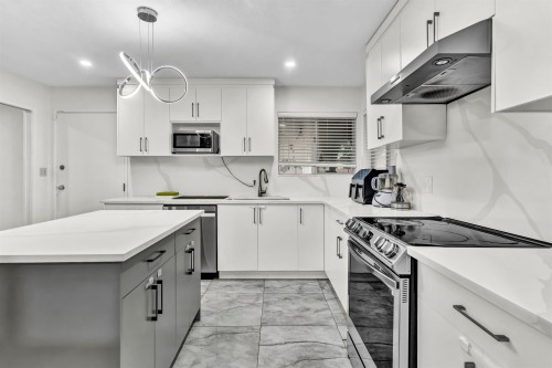 20225 40 Avenue  Langley, BC V3A 2W8