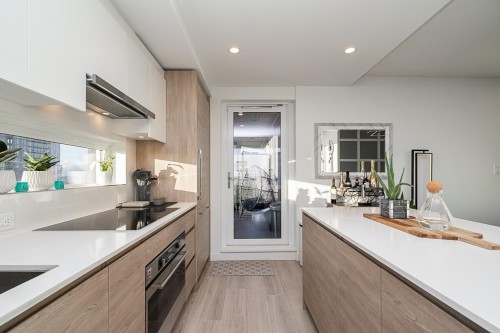 3003-13615 Fraser Highway, Surrey, BC 