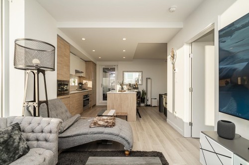 3003-13615 Fraser Highway, Surrey, BC 