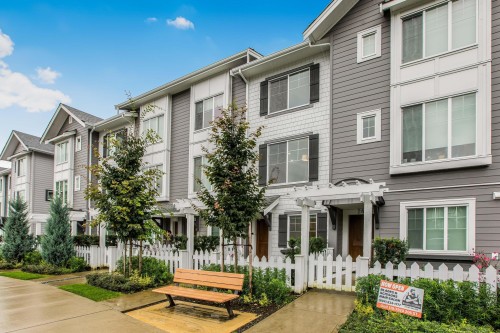 27-7919 204b Street  Langley, BC V2Y 3T7