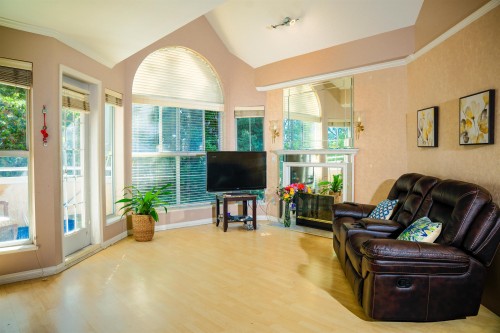 410-7435 121a Street  Surrey, BC V3W 0W8