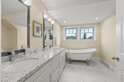 15963 Devonshire Drive, Surrey, BC 