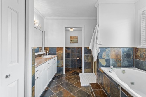 35993 Eaglecrest Place, Abbotsford, BC 