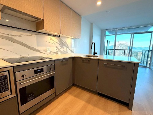 3307-13725 George Junction, Surrey, BC 