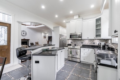 14867 76A Avenue, Surrey, BC - Indoor Photo Showing Kitchen With Upgraded Kitchen