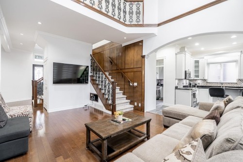 14867 76A Avenue, Surrey, BC - Indoor Photo Showing Living Room