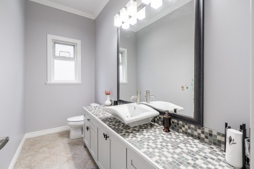 14867 76A Avenue, Surrey, BC - Indoor Photo Showing Bathroom