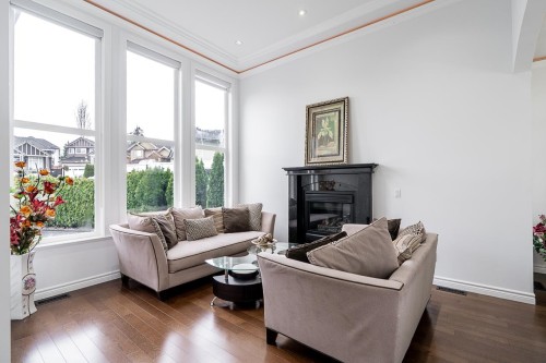 14867 76A Avenue, Surrey, BC - Indoor Photo Showing Living Room With Fireplace