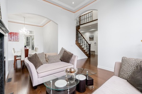 14867 76A Avenue, Surrey, BC - Indoor Photo Showing Living Room