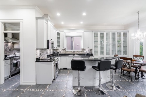 14867 76A Avenue, Surrey, BC - Indoor Photo Showing Kitchen With Upgraded Kitchen