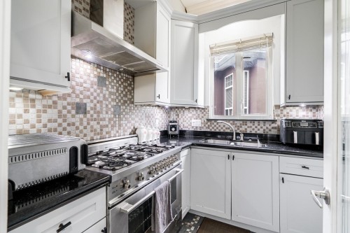 14867 76A Avenue, Surrey, BC - Indoor Photo Showing Kitchen With Double Sink