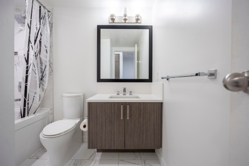 618-13350 Central Avenue, Surrey, BC 