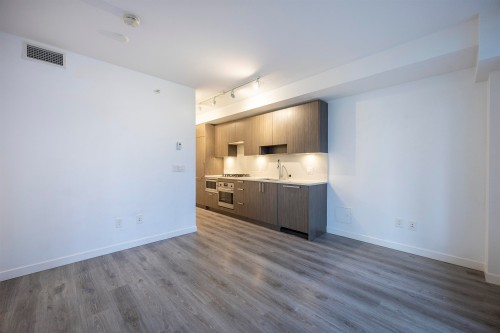 618-13350 Central Avenue, Surrey, BC 