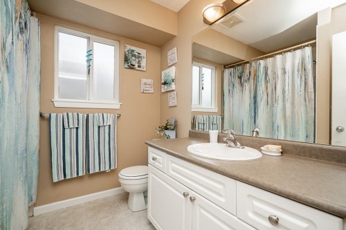 18954 71 Avenue, Surrey, BC 