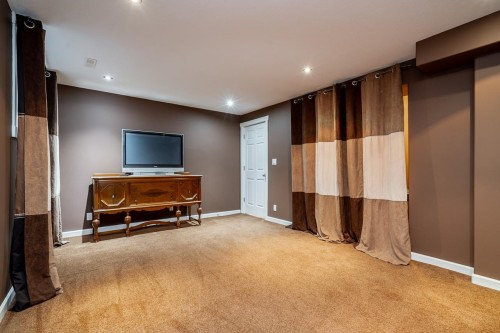 18954 71 Avenue, Surrey, BC 