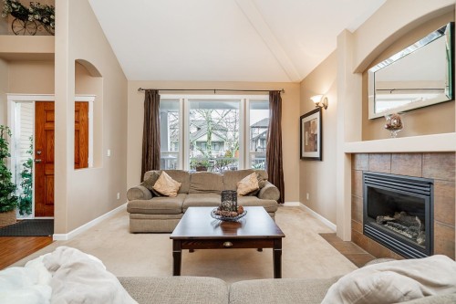 18954 71 Avenue, Surrey, BC 