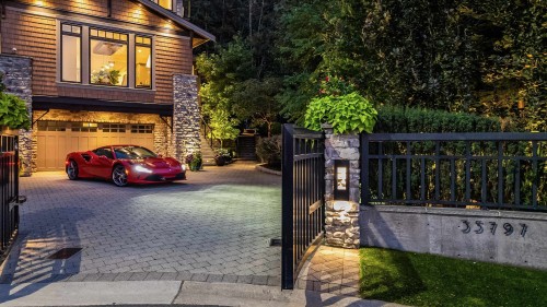 35797 Ledgeview Drive  Abbotsford, BC V3G 2Z2