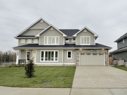 20839 35 Avenue  Langley, BC V2Z 0B7