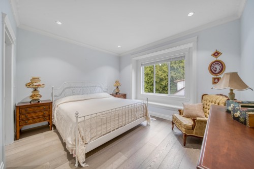 13766 56A Avenue, Surrey, BC 