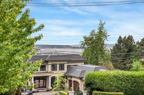 13766 56A Avenue, Surrey, BC 