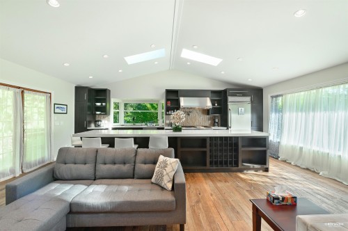 13671 16 Avenue, Surrey, BC 