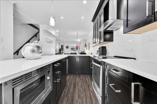 121-13898 64 Avenue, Surrey, BC 