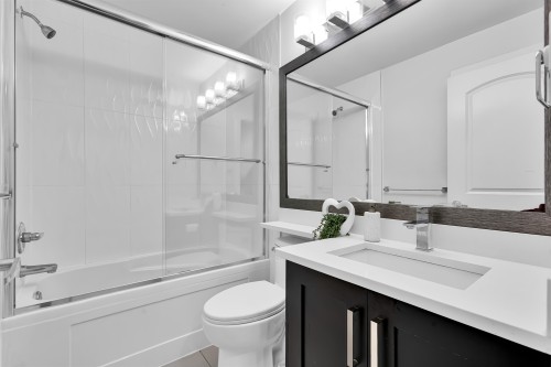 121-13898 64 Avenue, Surrey, BC 