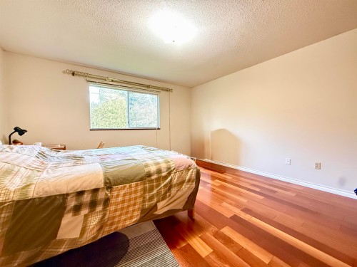 18572 76 Avenue, Surrey, BC 