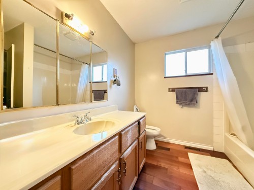 18572 76 Avenue, Surrey, BC 