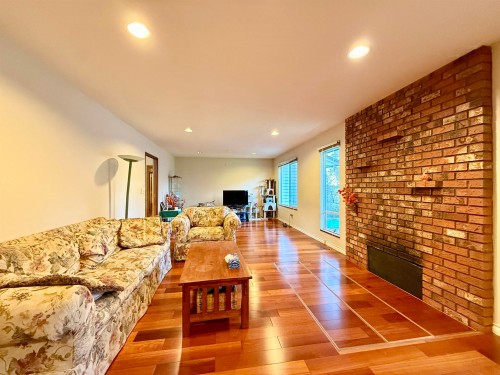 18572 76 Avenue, Surrey, BC 