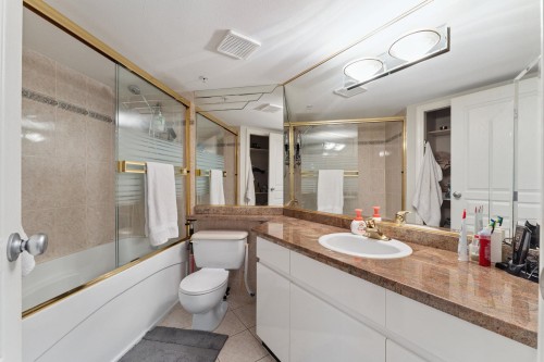 211-8115 121A Street, Surrey, BC 