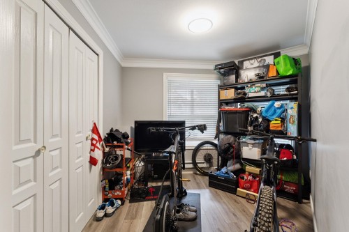 211-8115 121A Street, Surrey, BC 