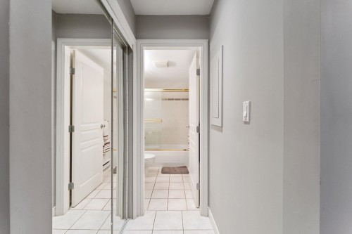 211-8115 121A Street, Surrey, BC 