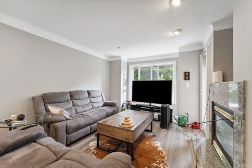 211-8115 121A Street, Surrey, BC 