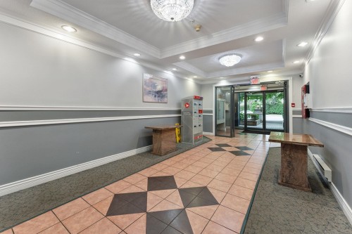 211-8115 121A Street, Surrey, BC 