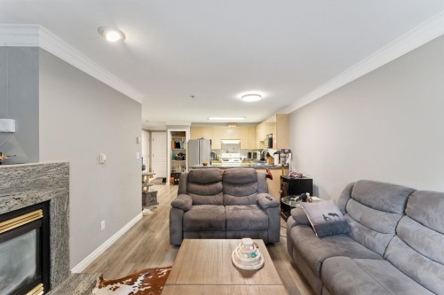 211-8115 121A Street, Surrey, BC 