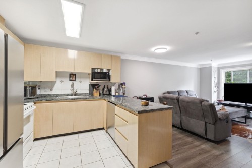 211-8115 121A Street, Surrey, BC 