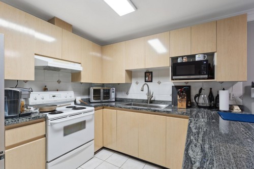 211-8115 121A Street, Surrey, BC 