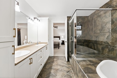 15296 57 Avenue, Surrey, BC 