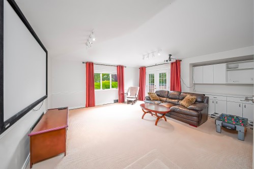 2099 132A Street, Surrey, BC 