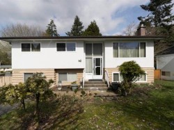 12521 Grove Crescent  Surrey, BC V3V 2L6