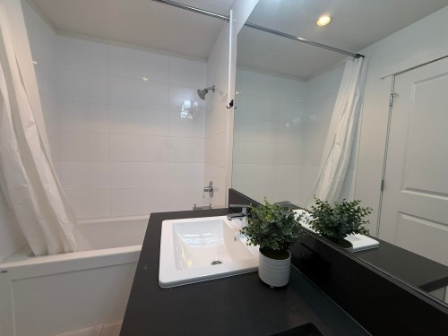 302-15137 33 Avenue, Surrey, BC 