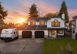 16059 93 Avenue  Surrey, BC V4N 3E3