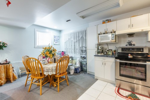 9318 Cinnamon Drive, Surrey, BC 