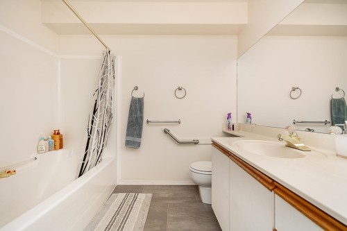 128-14861 98 Avenue, Surrey, BC 