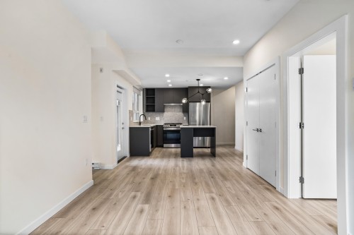 301-7920 206 Street  Langley, BC V3A 8S5